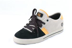 ETNIES JASON DILL SHOES IN WARM GREY AND BLACK