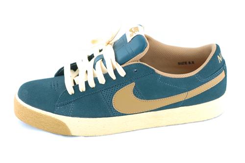 NIKE BLAZER LOW SB SHOE IN DARK TEAL AND GOLDTONE