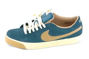 NIKE BLAZER LOW SB SHOE IN DARK TEAL AND GOLDTONE