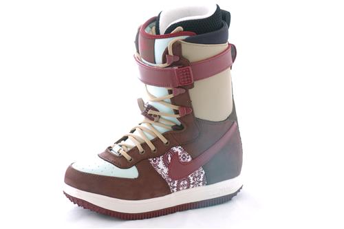 NIKE WOMEN'S ZOOM AIR FORCE 1 SNOWBOARDING BOOTS IN LIGHT CHOCOLATE AND TEAM RED