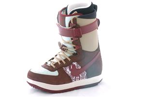 NIKE WOMEN'S ZOOM AIR FORCE 1 SNOWBOARDING BOOTS IN LIGHT CHOCOLATE AND TEAM RED