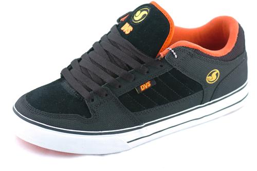 DVS MUNITION CT IN BLACK AND ORANGE