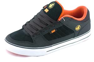 DVS MUNITION CT IN BLACK AND ORANGE