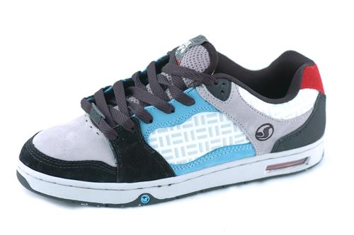 DVS SKATE BAR SERIES SHOES IN ZERED (NAVY/WHITE SUEDE)