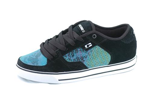 GLOBE HASLAM SABATON SHOE IN BLACK AND NEO SNAKE