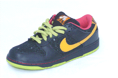 NIKE DUNK LOW PREMIUM SB SHOE IN BLACK AND YELLOW OCHRE