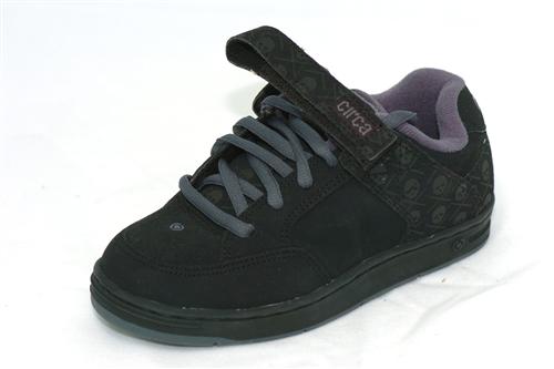 CIRCA CX205 KIDS SHOE IN BLACK AND GREY SKULLS
