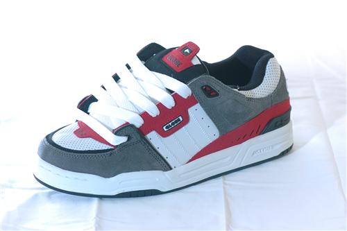 GLOBE FUSION SHOE IN CHARCOAL AND TRUE RED