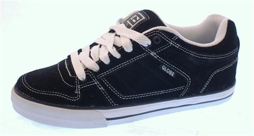 GLOBE RAGE SHOE IN BLACK AND WHITE