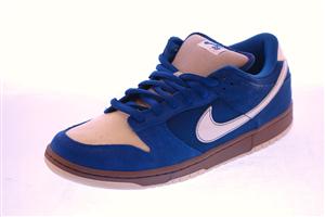 NIKE DUNK LOW PRO SB SHOE IN VARSITY ROYAL AND METALIC VEGAS