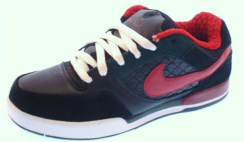 NIKE PAUL RODRIGUEZ 2 ZOOM AIR SB SHOE IN BLACK AND VARSITY RED