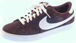 NIKE BLAZER LOW SB SHOE IN BOULDER AND WHITE