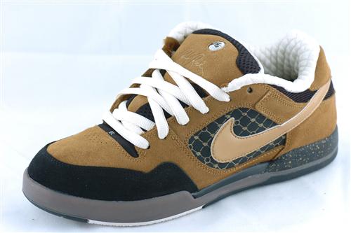 NIKE PAUL RODRIGUEZ 2 ZOOM AIR SB SHOE IN BLACK AND METALLIC GOLD