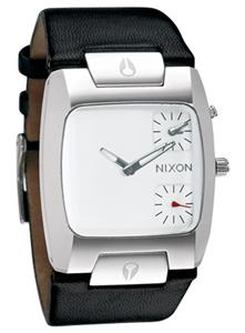 NIXON BANKS LEATHER WATCH IN WHITE