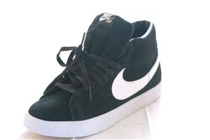 NIKE BLAZER SB SHOES IN BLACK AND TRUE WHITE