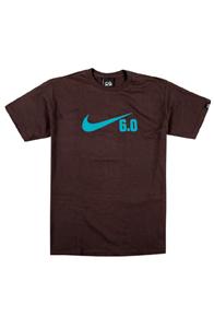 NIKE 6.0 SWOOSH 6.0 T-SHIRT IN BLACK AND LIGHT PURPLE