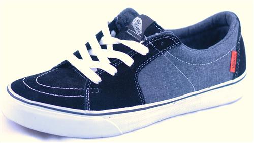 VANS AV SK8 LOW SHOES IN DRESS DOWN AND BLACK
