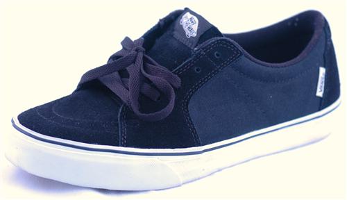 VANS AV SK8 LOW SHOES IN BLACK, WHITE, AND WHITE