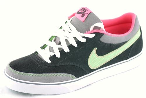 NIKE SB ZOOM AIR HARBOR SHOE IN BLACK AND MEAN GREEN
