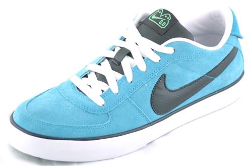 NIKE 6.0 MAVRK LOW SHOE IN PRO CYAN AND BLACK