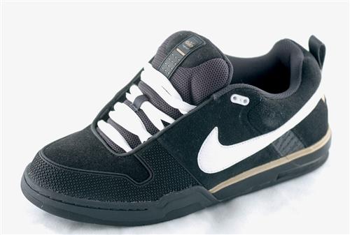 NIKE 6.0 AIR INSURGENT SHOE IN BLACK, WHITE, ANTHRICITE, AND METALIC GOLD
