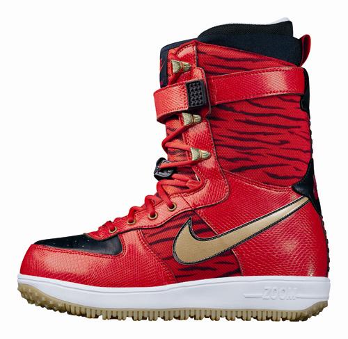 NIKE ZOOM FORCE 1 SNOWBOARD BOOTS IN CHILLING RED, METALLIC GOLD AND DARK OBSIDIAN