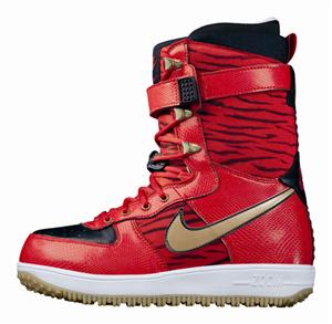 NIKE ZOOM FORCE 1 SNOWBOARD BOOTS IN CHILLING RED, METALLIC GOLD AND DARK OBSIDIAN