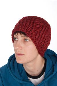 HOLDEN NORDIC BEANIE IN SCARLET