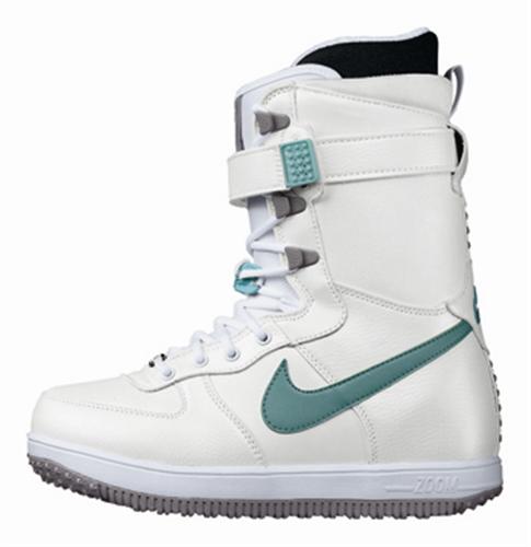 NIKE WOMENS ZOOM FORCE 1 SNOWBOARD BOOTS IN WHITE, AZURE AND MATTE SILVER