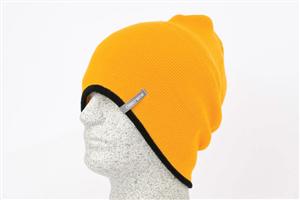 DISCRETE SKEW BEANIE IN GOLD AND BLACK