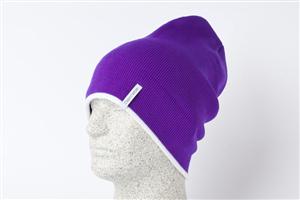 DISCRETE SKEW BEANIE IN PURPLE AND WHITE