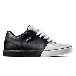 SUPRA EE VEGA SHOE IN BLACK AND WHITE