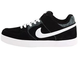 NIKE 6.0 MELEE SHOE IN BLACK AND WHITE